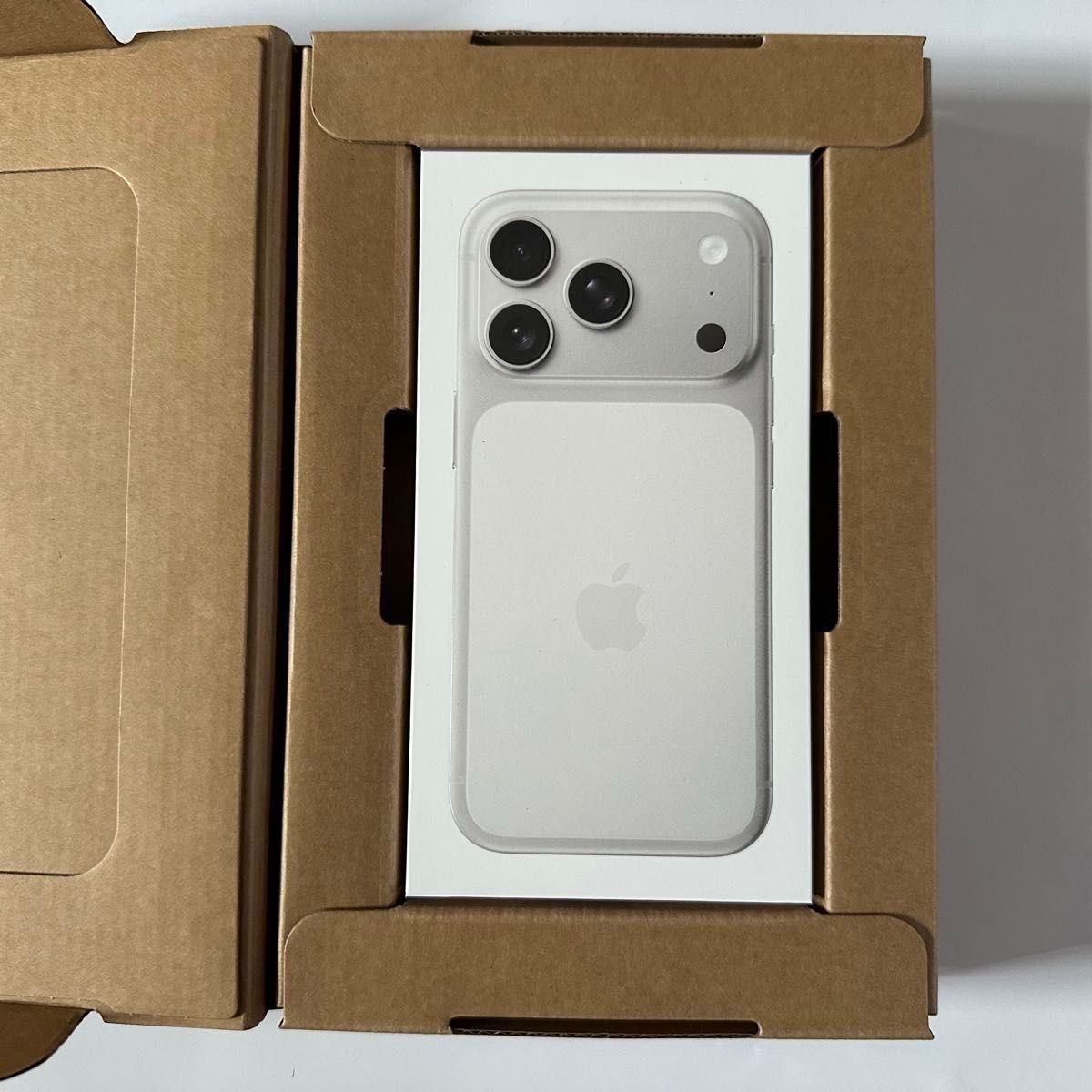 新品未開封 iPhone 17 Pro シルバー 256GB 残債無し Apple SIMフリー