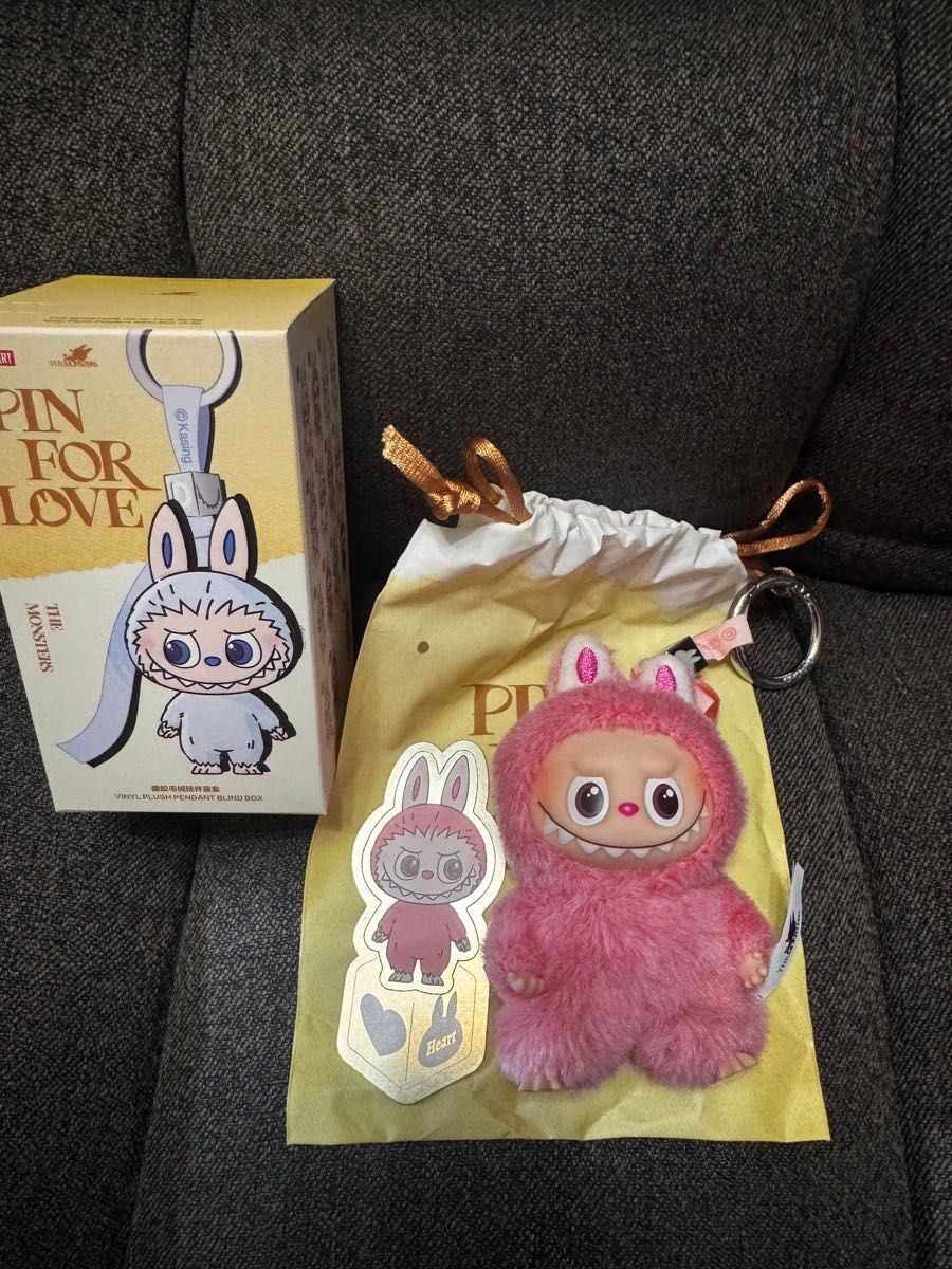 THE MONSTER PIN FOR LOVE ぬいぐるみ ラブブ シークレット ハート