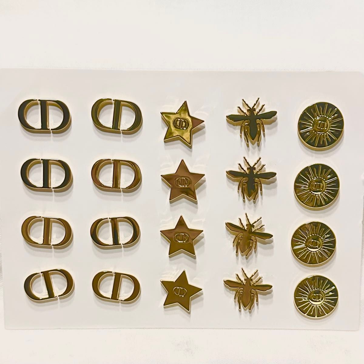 Christian Dior ディオール ノベルティ 2024 ホリデー ピンバッジ