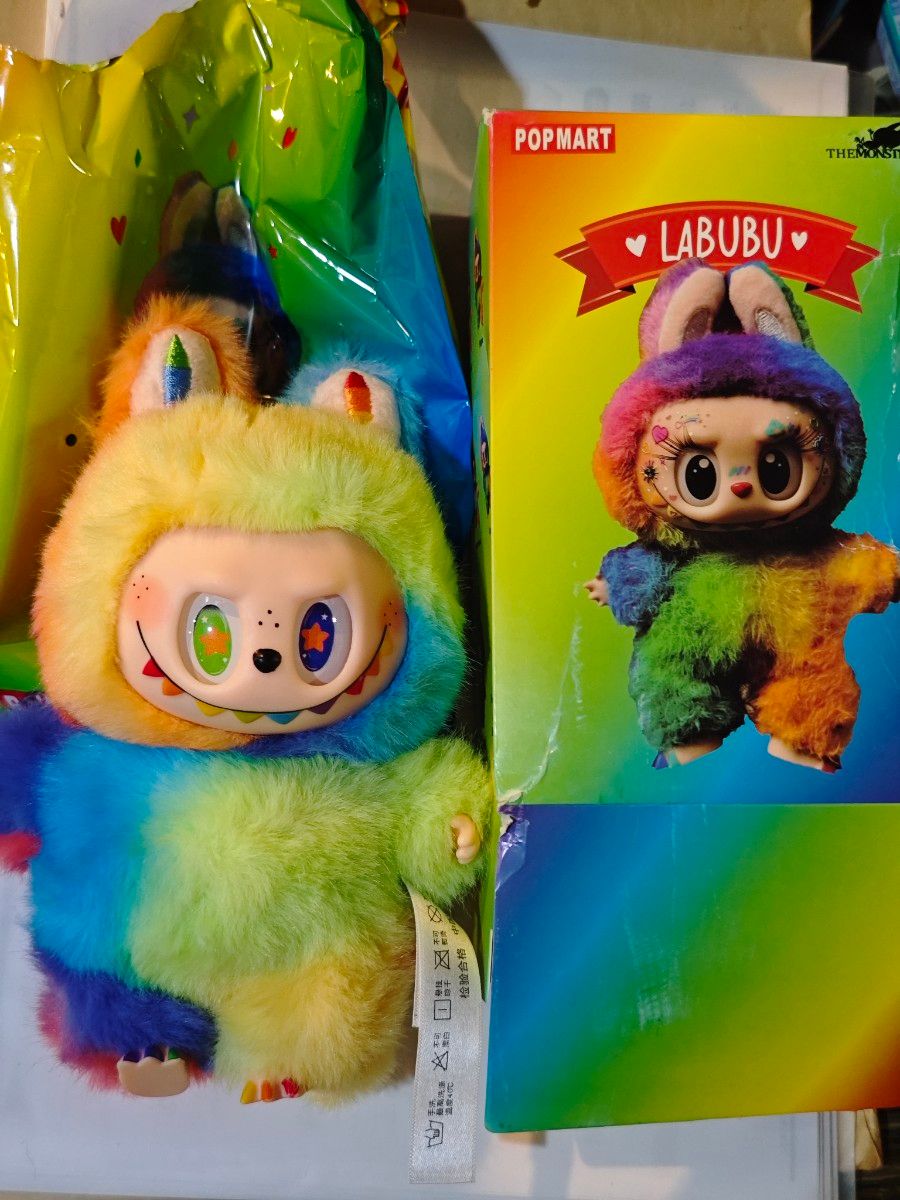 海外限定ラブブ Labubu ぬいぐるみキーホルダー ぬいぐるみ レインボー