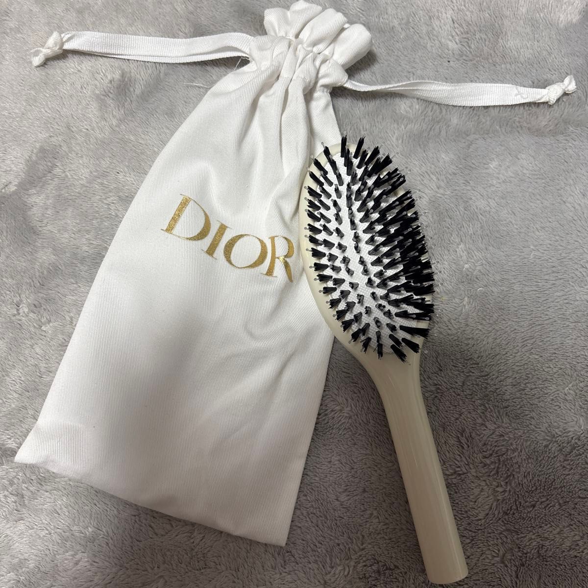 Diorヘアブラシ 巾着ポーチ｜Yahoo!フリマ（旧PayPayフリマ）