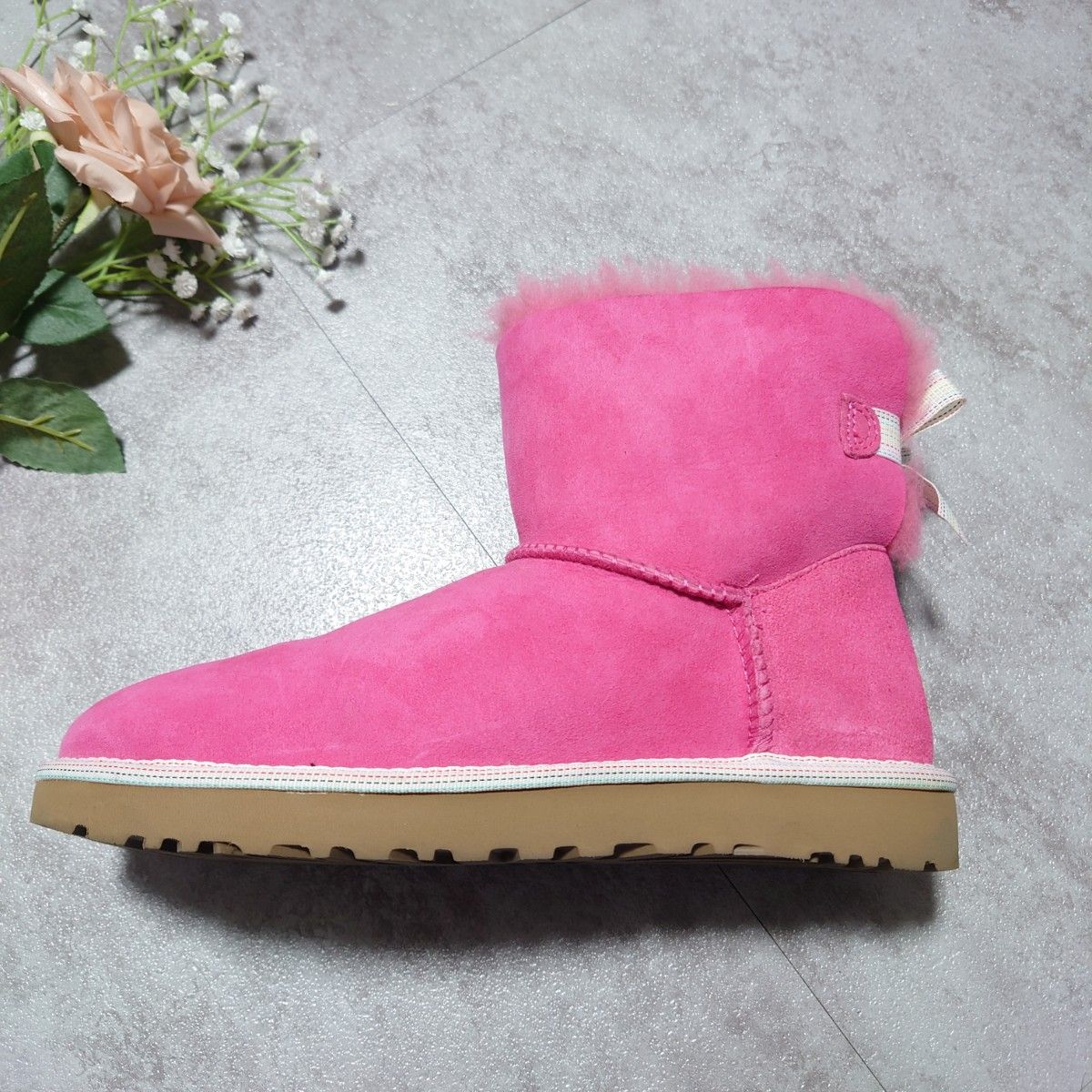 極美品 アグ ugg ムートンブーツ バックリボン ピンク 25cm ショート丈