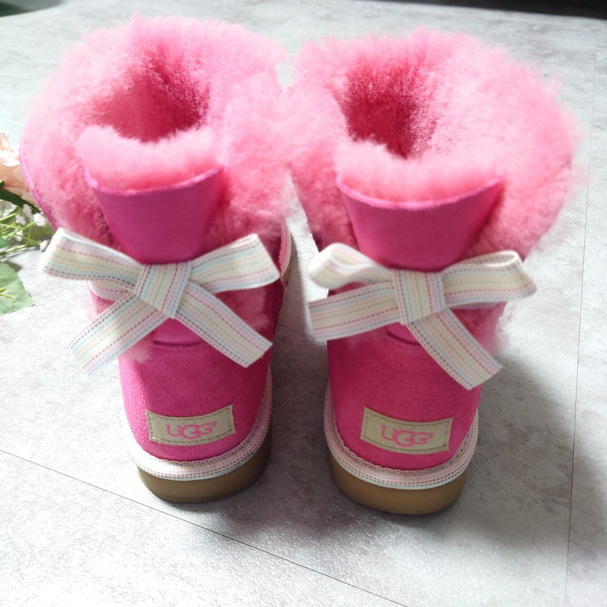 極美品 アグ ugg ムートンブーツ バックリボン ピンク 25cm ショート丈