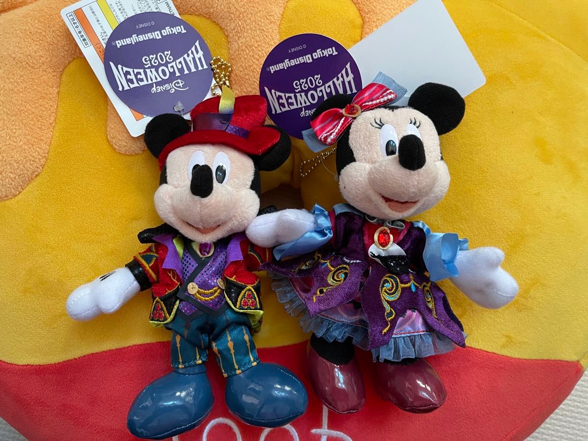 新品】ディズニーハロウィン2025 ぬいぐるみバッジ ミッキー ＆ミニー