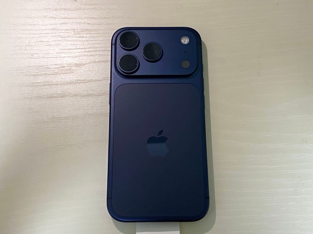 新品】iPhone17Pro 256gb ケース・保護ガラス付き ディープブルー 本日