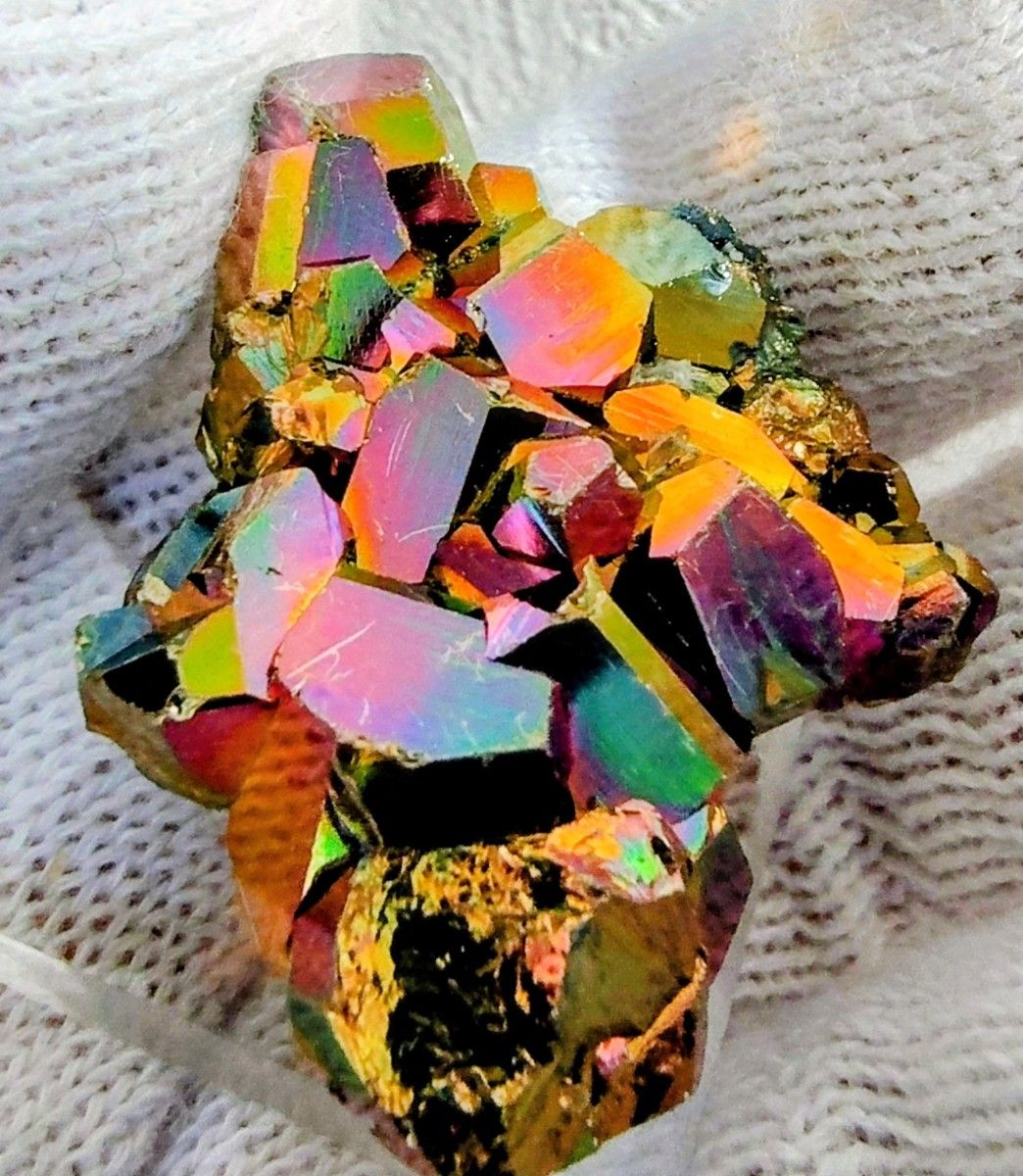 コレクター向】レインボーパイライト インドネシア 原石 天然石 黄鉄鉱