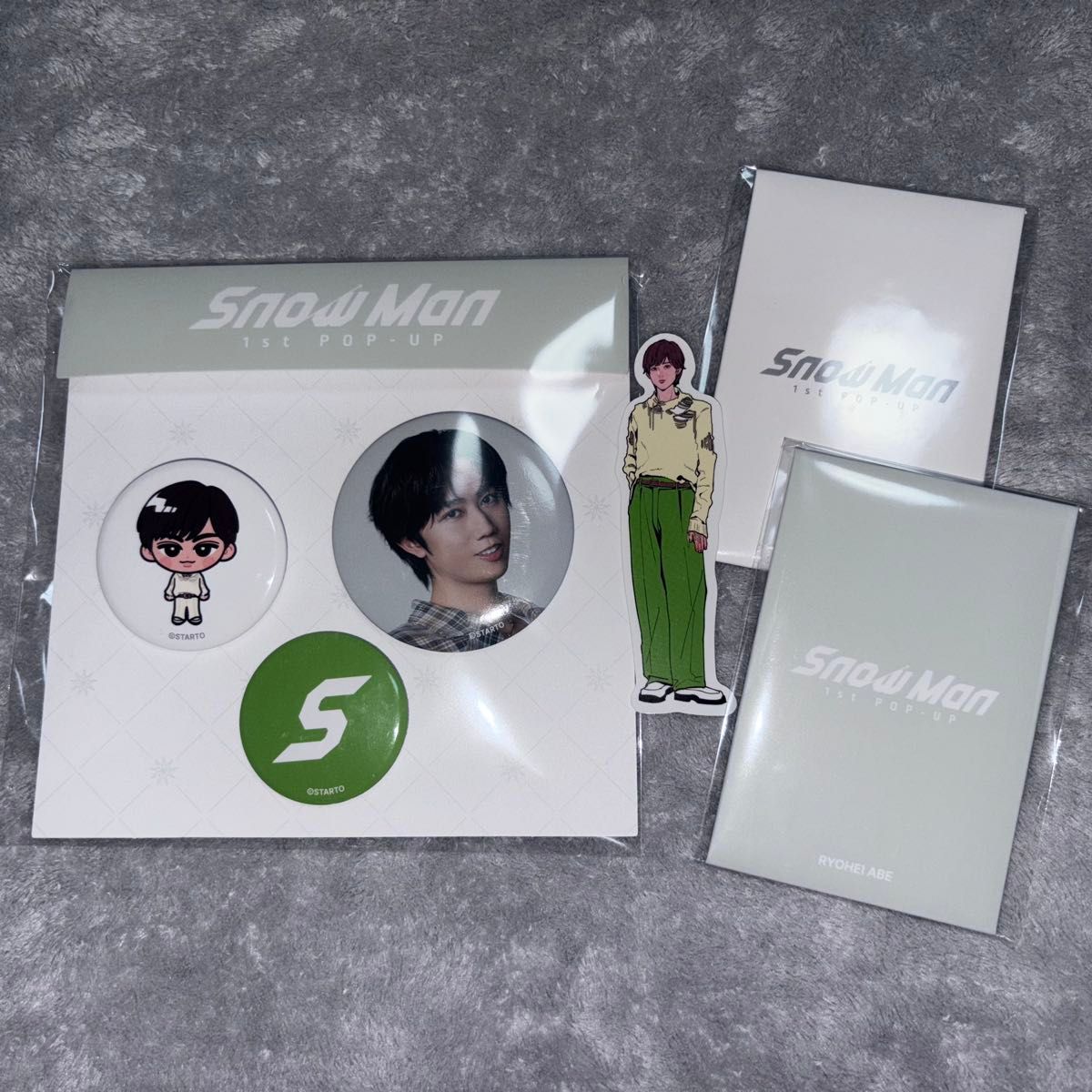 SnowMan 1st POPUP 阿部亮平 グッズ 缶バッジ フォトカード ステッカー