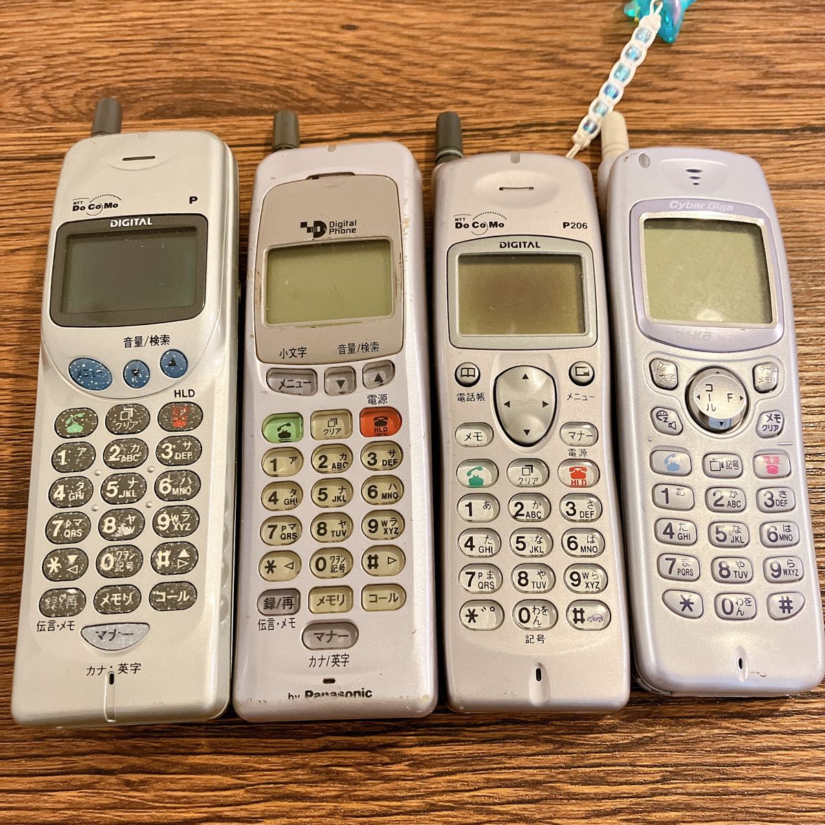 ガラケー ジャンク まとめ 4台 当時物 平成レトロ 携帯電話 ⑨｜Yahoo