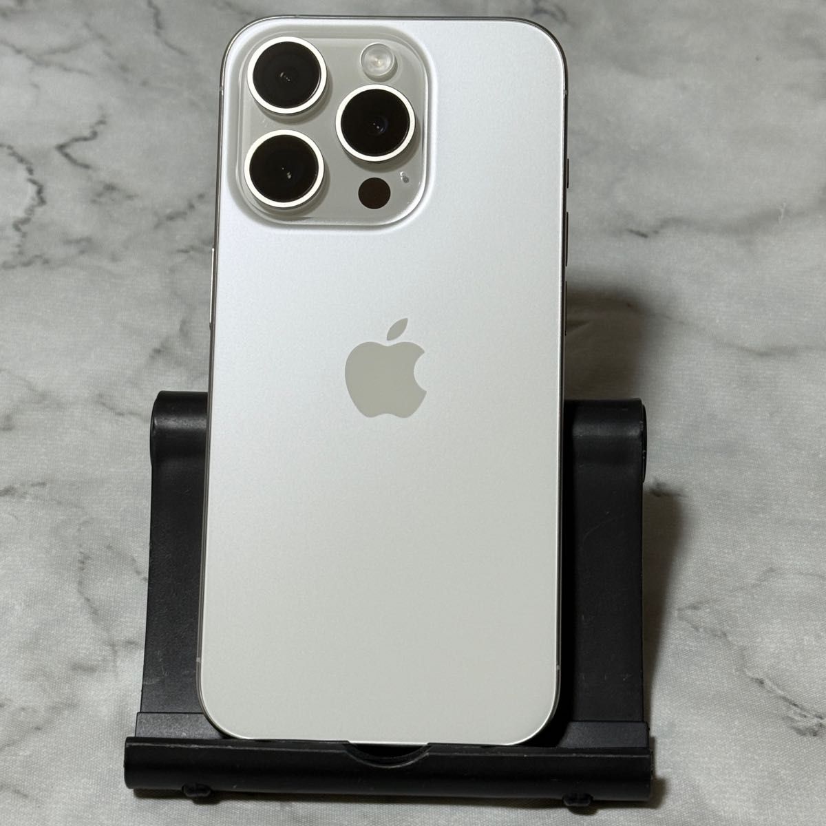 iPhone 15 Pro 256GB ホワイトチタニウム SIMフリー バッテリー87