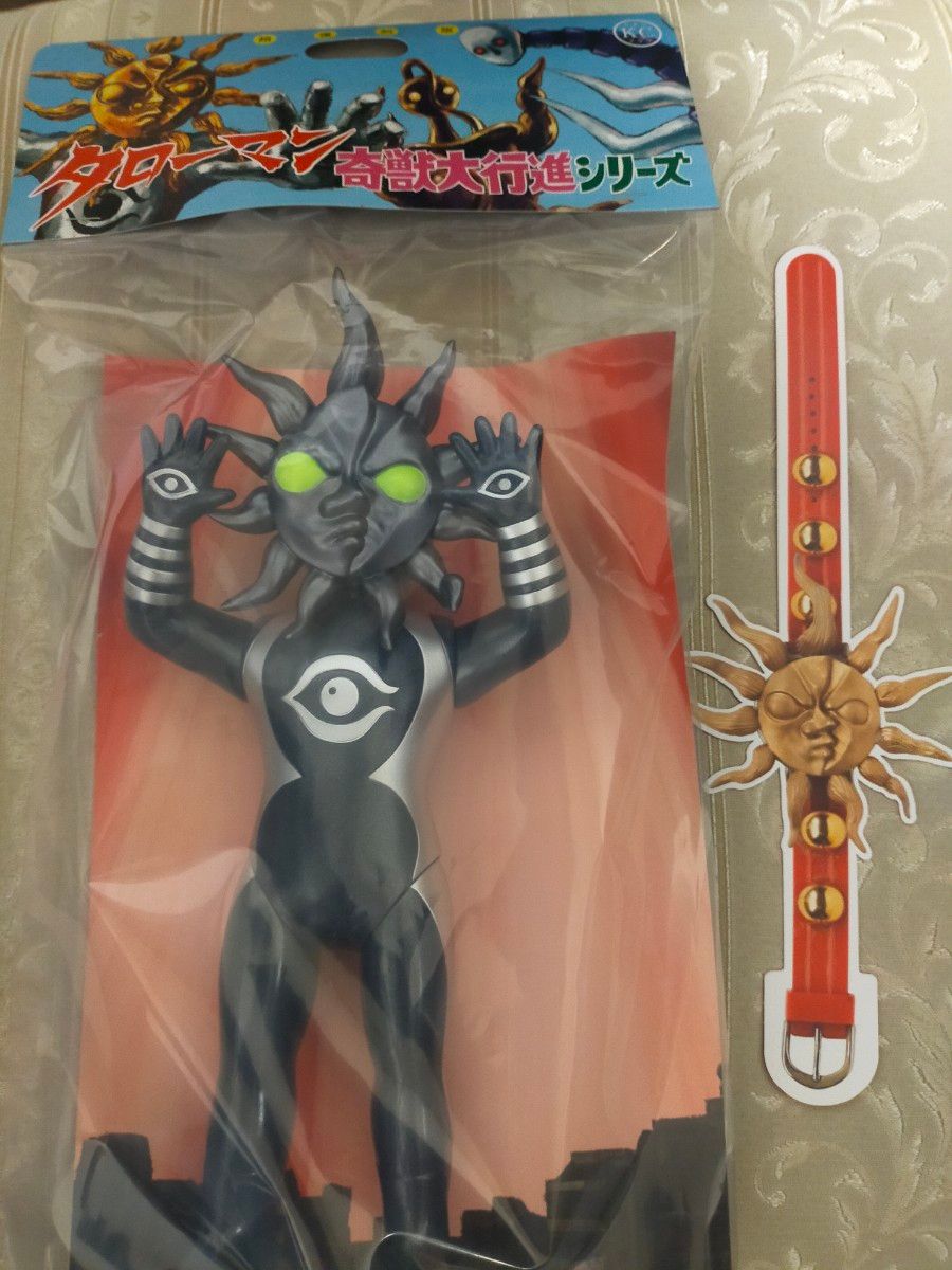 新品未開封 超復刻版タローマンソフビ人形 ブラックタローマン｜Yahoo