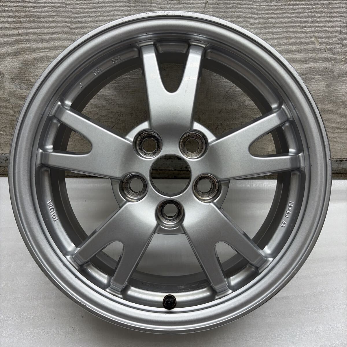 トヨタ純正 ZVW30系 プリウス 前期 純正15インチ アルミホイール 6J+45