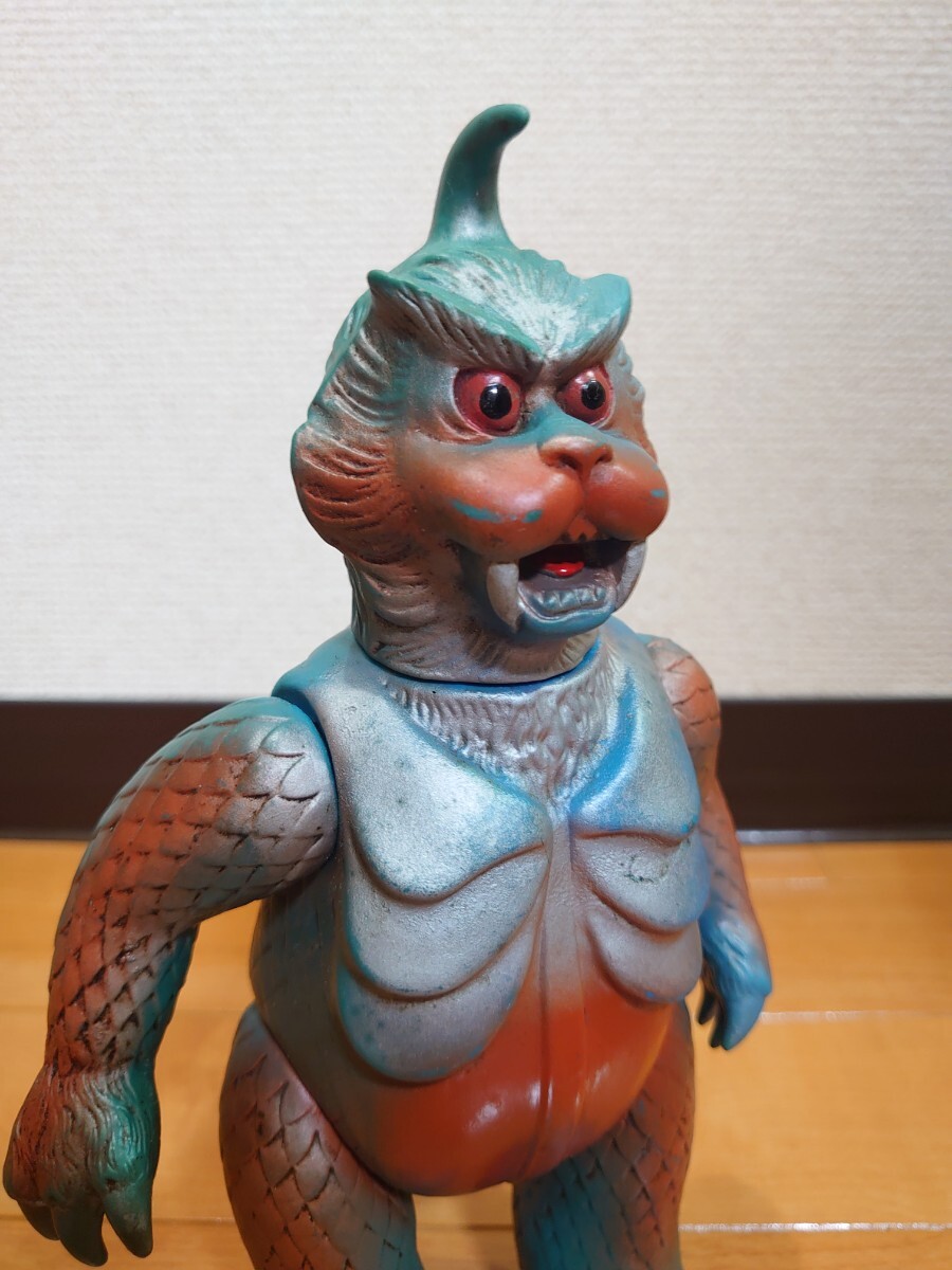マルサン ソフビ ゴメス 当時物 ウルトラQ ブルマァク Amazon.co.jp