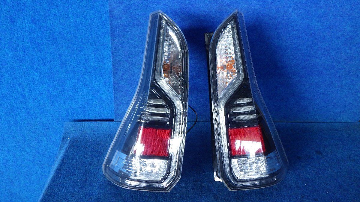 日産セレナC27前期e-POWER用テールレンズ 右側A 日産セレナC27前期e