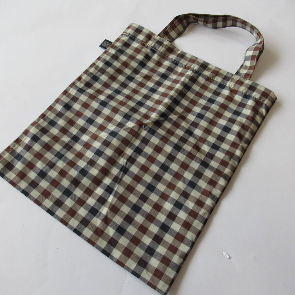 202509即決 アクアスキュータム未使用 レインコート ミニバッグ