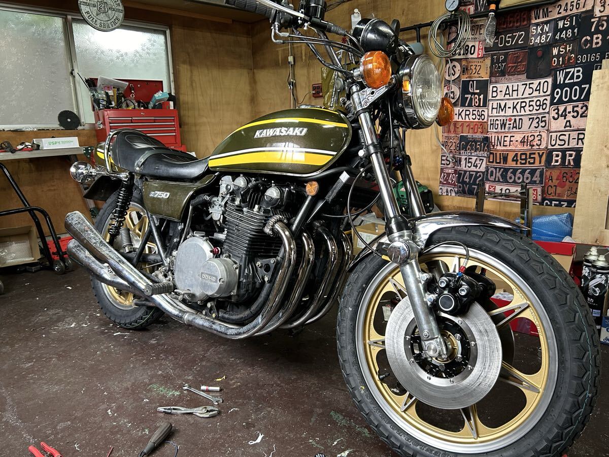 Z1⁄Z2 カワサキ kz900 1975年7月 サイドカバー 右 36007-051-2 KZ1000