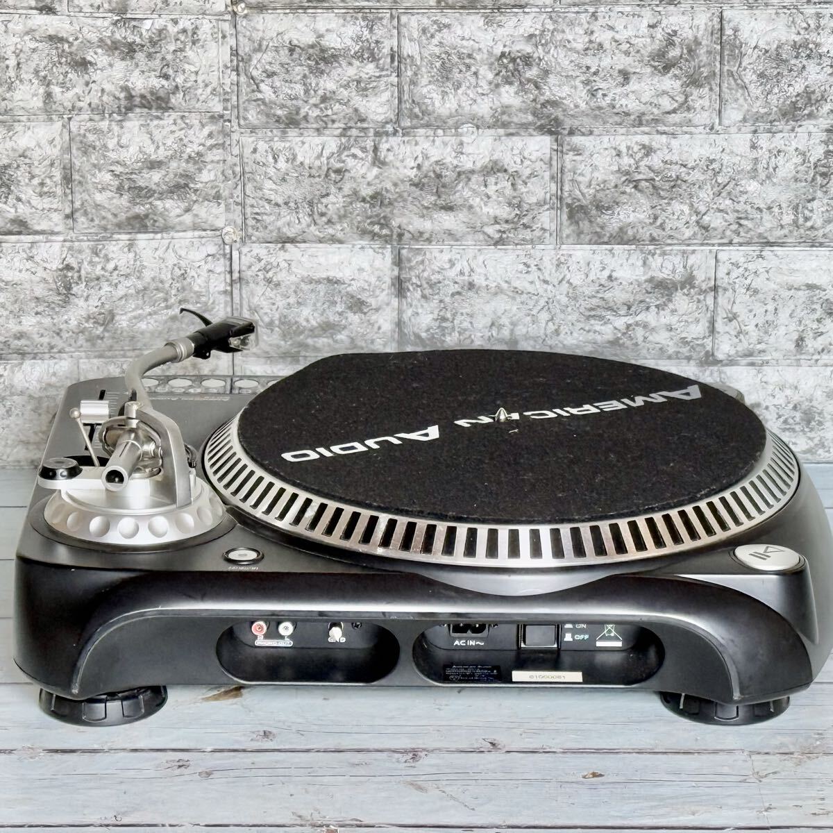 American Audio DTI 1.8 ダイレクトドライブターンテーブル American
