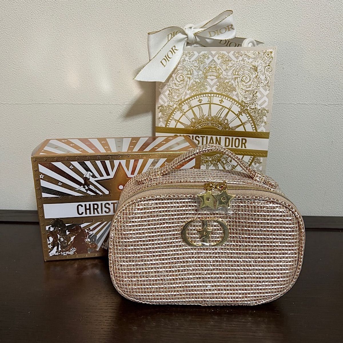 DIOR ディオール 2025 ゴールド ポーチ ホリデー オファー