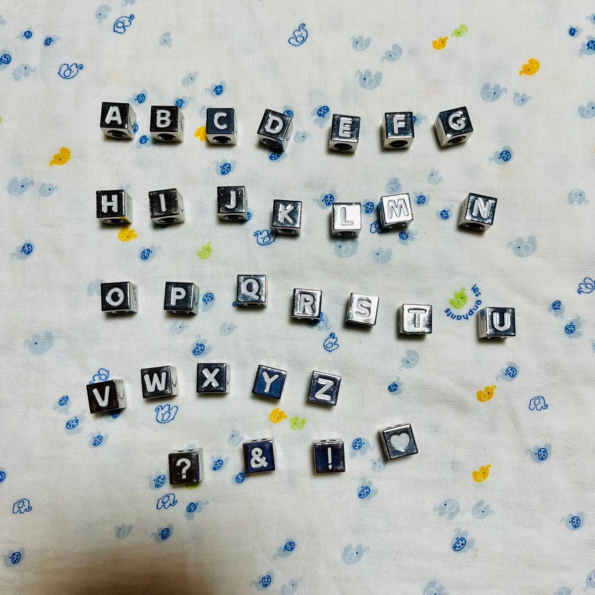 ラブブ PIN FOR LOVE アルファベット合金キューブ イニシャル ラブブ