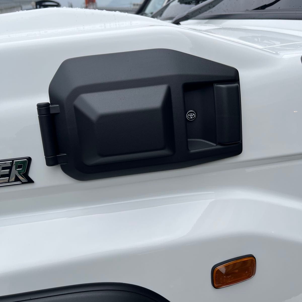 再再販ランクル70 GDJ76 セキュリティキー付リッドカバー 新型70