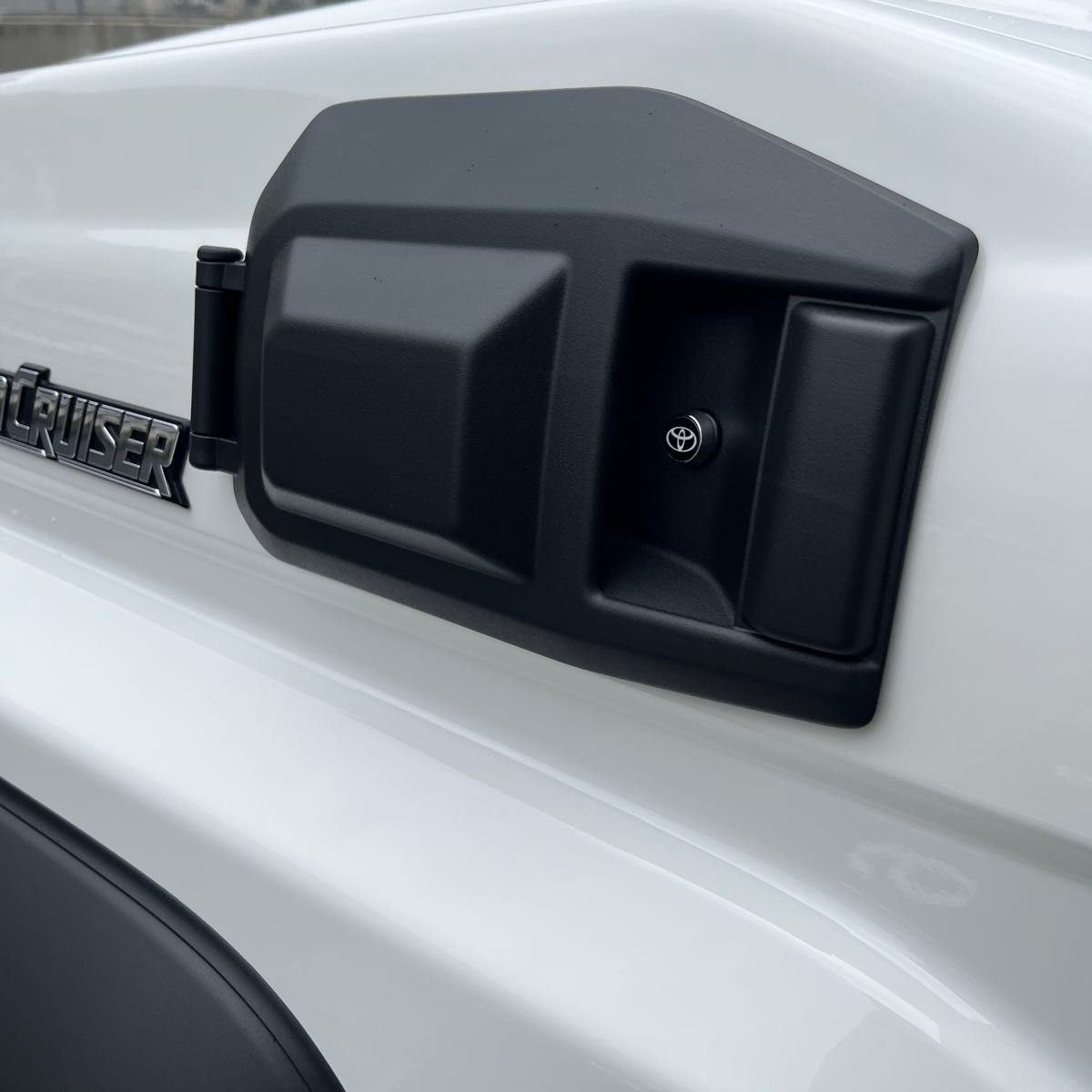 再再販ランクル70 GDJ76 セキュリティキー付リッドカバー 新型70