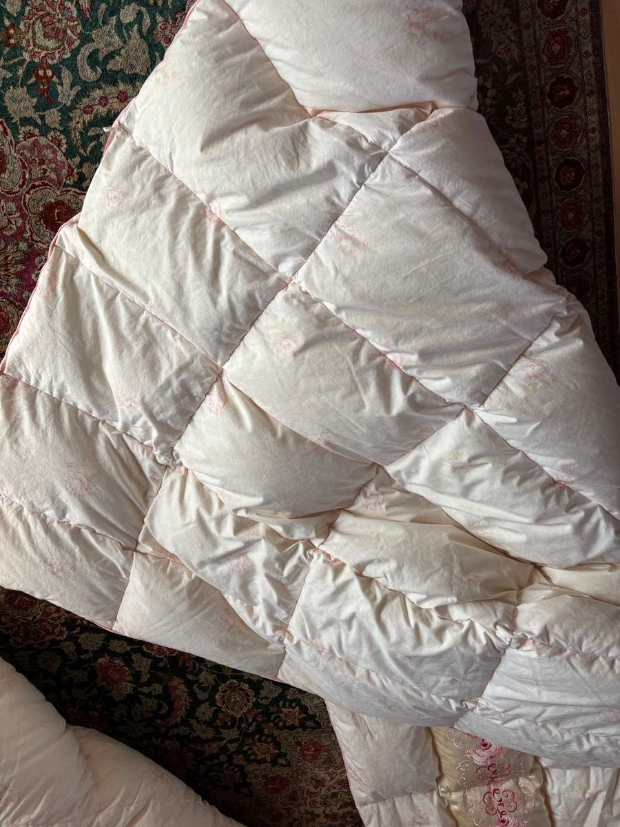 丸八真綿 シングル ソワリー羽毛布団1 5kgと肌掛け布団1 0kg セットで