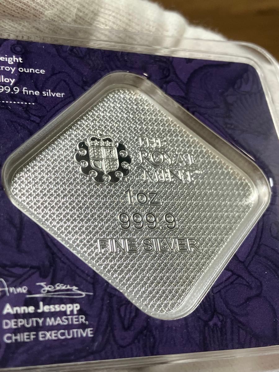 英国 クイーンズビースト コンプリーター ロイヤルミントパッケージ 1