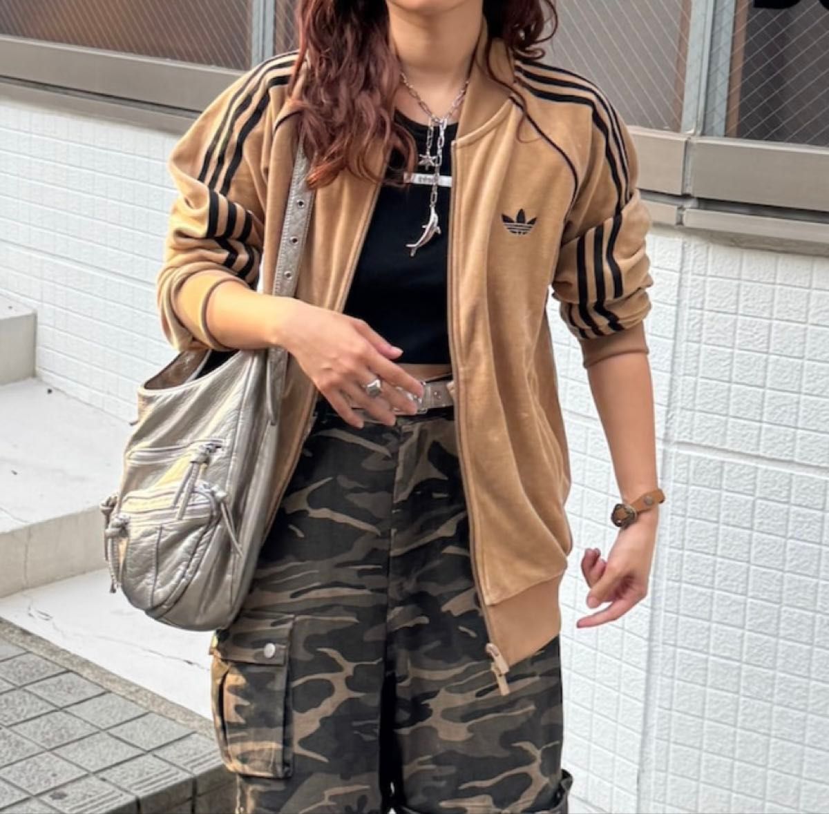 新品M】adidas アディカラー ブラウン ベロア トラックトップ 風早ゆう