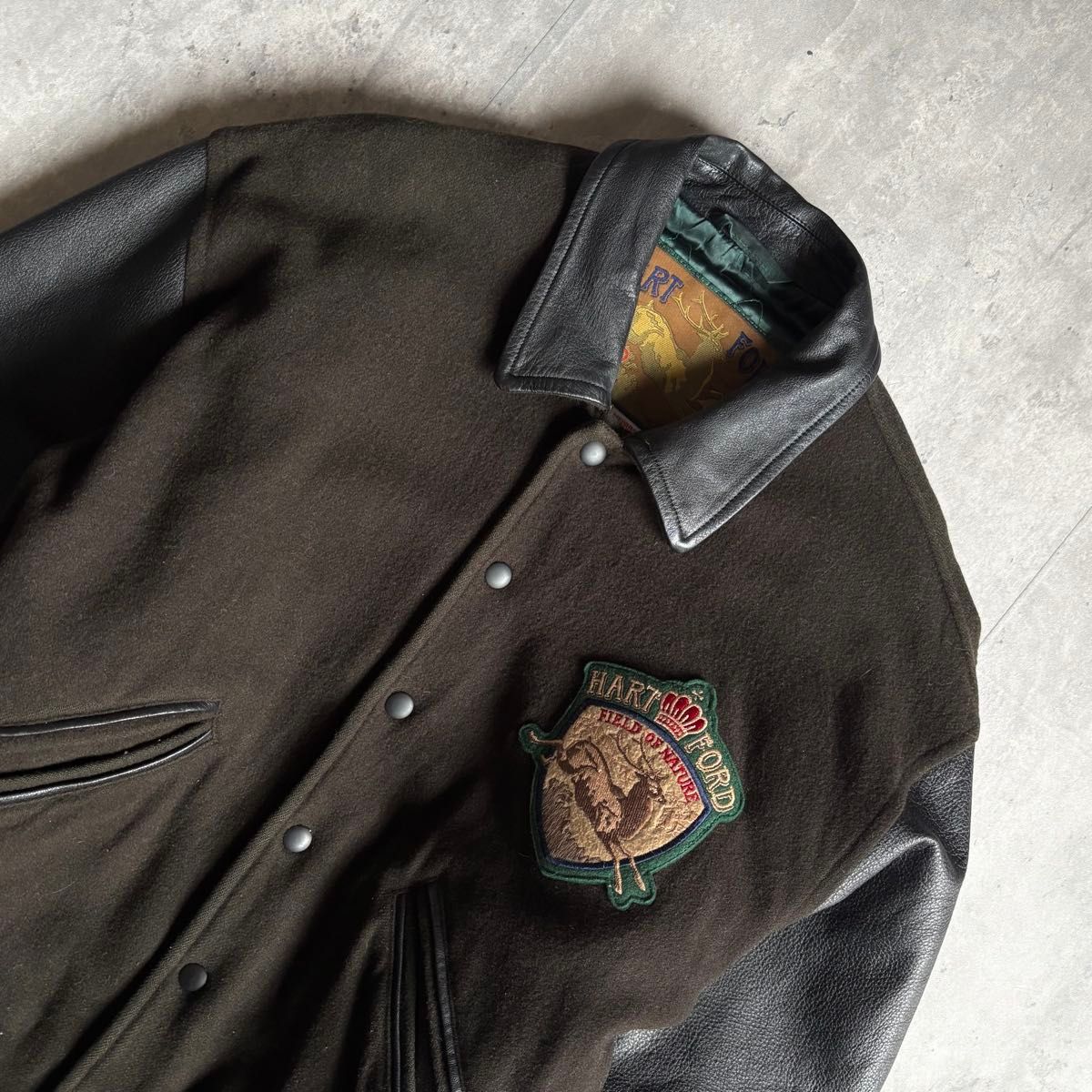 80-90s vintage】レザースタジャン 本革 短丈 刺繍 アニマル 鹿 古着