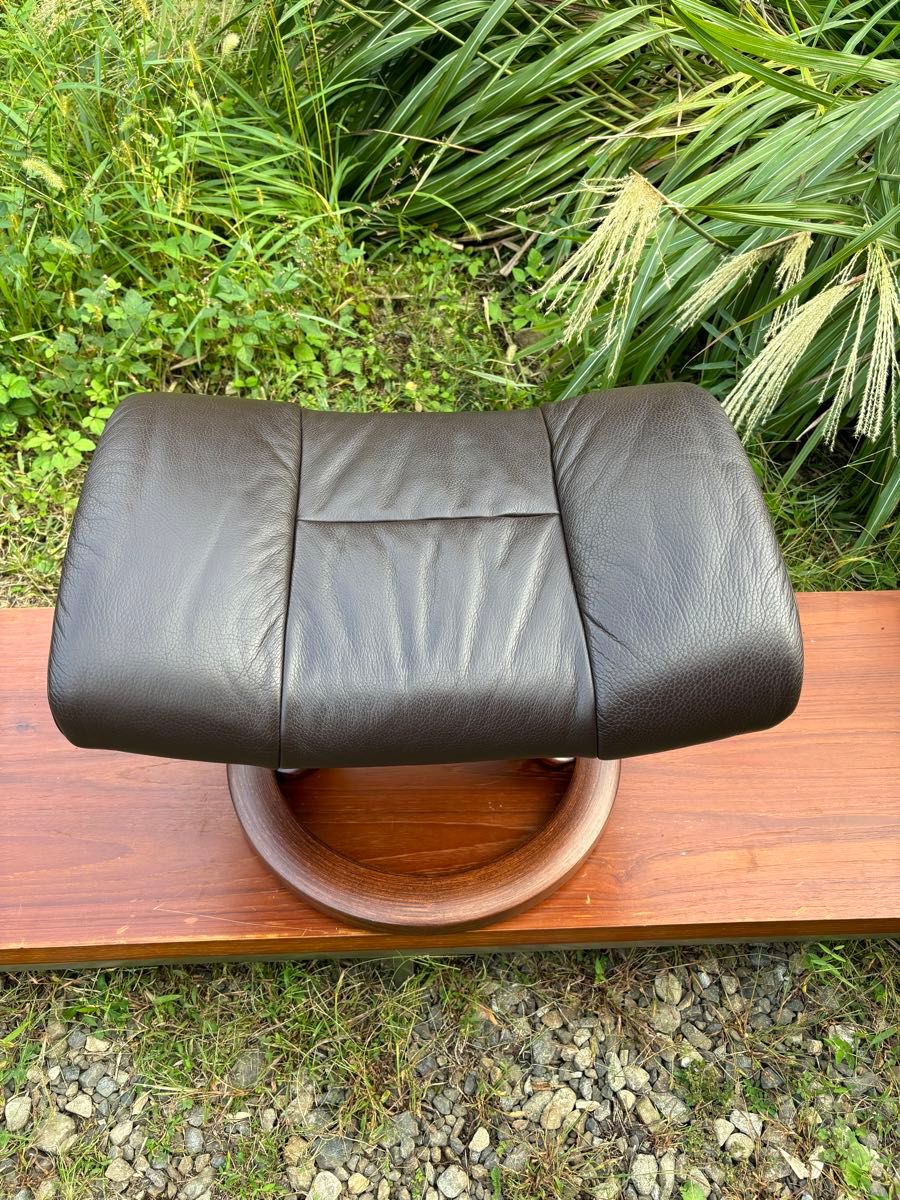 良品】エコーネス EKORNES 本革レザー オットマン 前後可動式 ブラウン