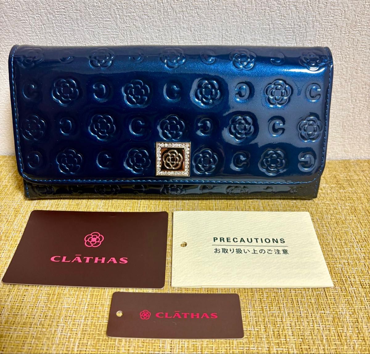 CLATHAS クレイサス カメリア柄 エナメル長財布 ブルー系 美品 未使用