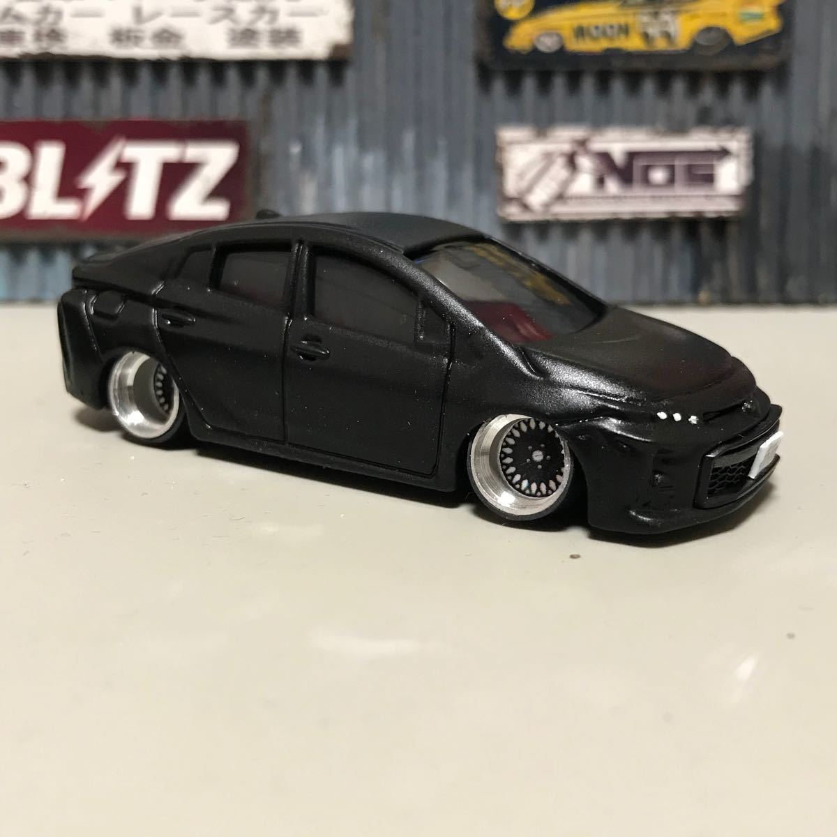 トミカ ホットウィール カスタム プリウス PHV シャコタン ミニカー