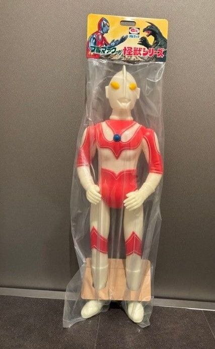 全高50cm G帰ってきたウルトラマン(蓄光) フィギュア王限定カラー
