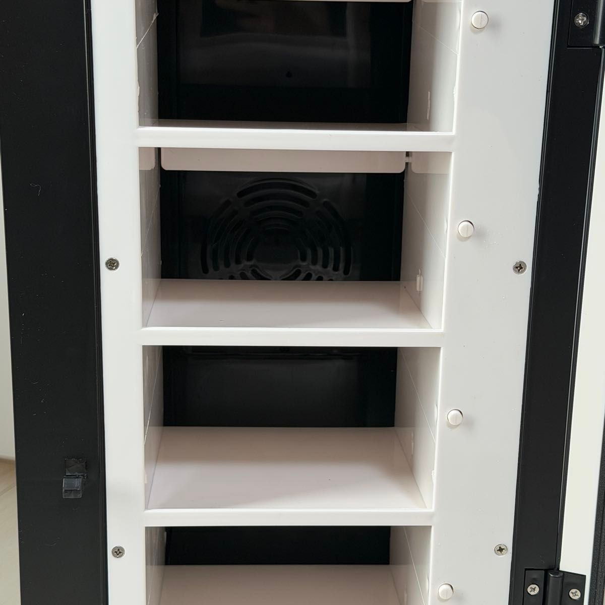 非売品】アーモンドアイG17勝記念 自動販売機型保冷庫 俺の自販機