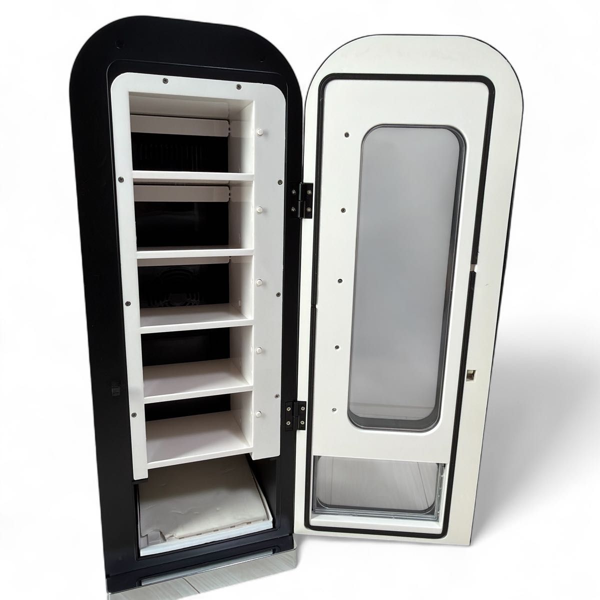 非売品】アーモンドアイG17勝記念 自動販売機型保冷庫 俺の自販機