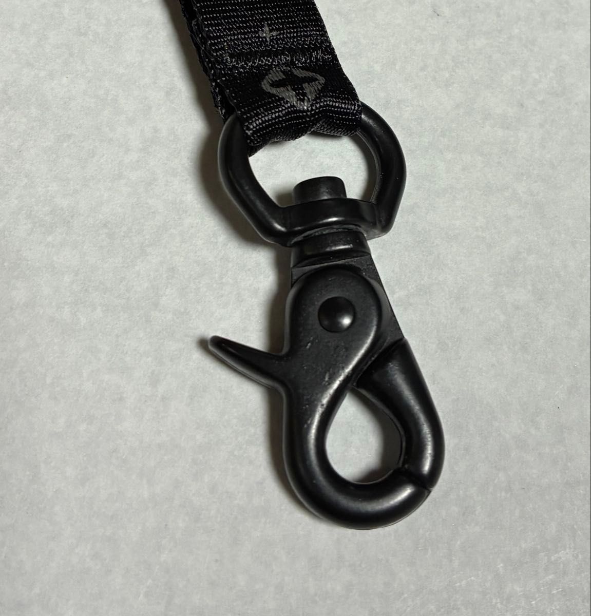 ヘッドポーター モノグラム 黒いナイロンネックストラップ｜Yahoo