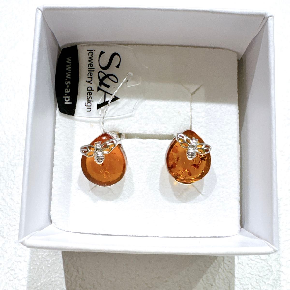 大人気】万博 ポーランド 琥珀 S&A シルバー925 蜂 ピアス アンバー 両