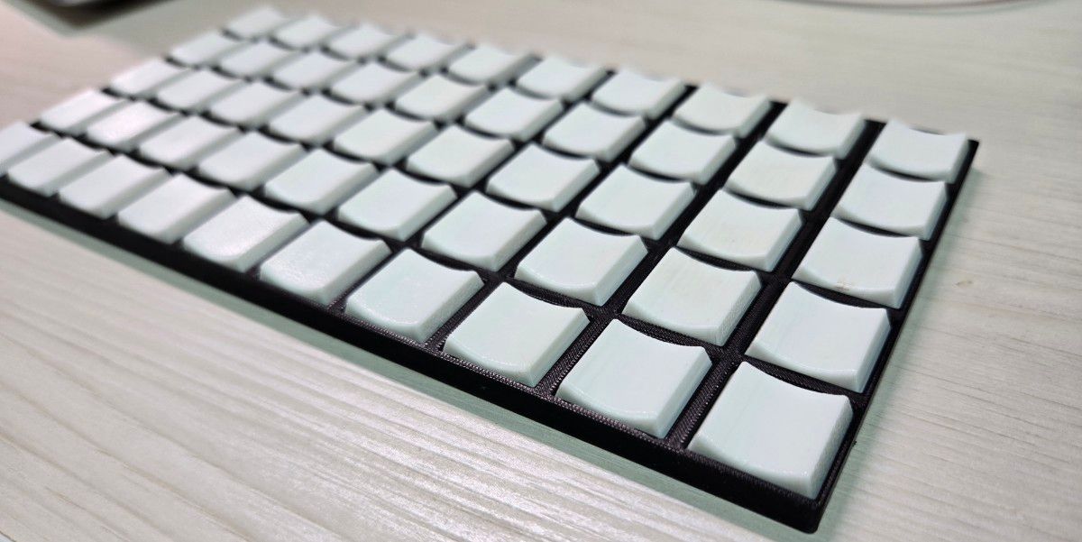 分割キーボード ErgoFine ロープロファイル 狭ピッチ 分割キーボード