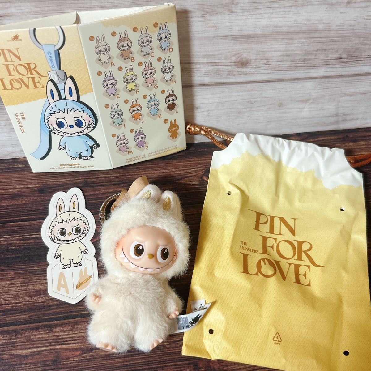 ラブブpinforloveイニシャルA ミニラブブ ラブブぬいぐるみペンダント