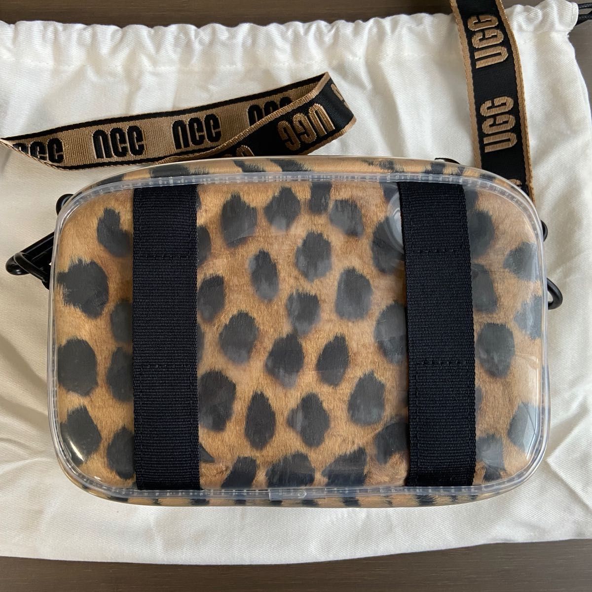 UGG ヒョウ柄 ボディバッグ 新品 UGG希少レオパード柄ボディバッグ