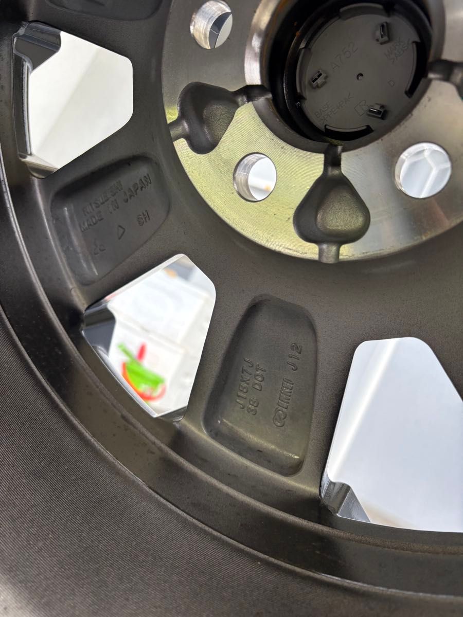 デリカD5 シャモニー 純正ホイールタイヤ 1本目 4本セットでの出品です