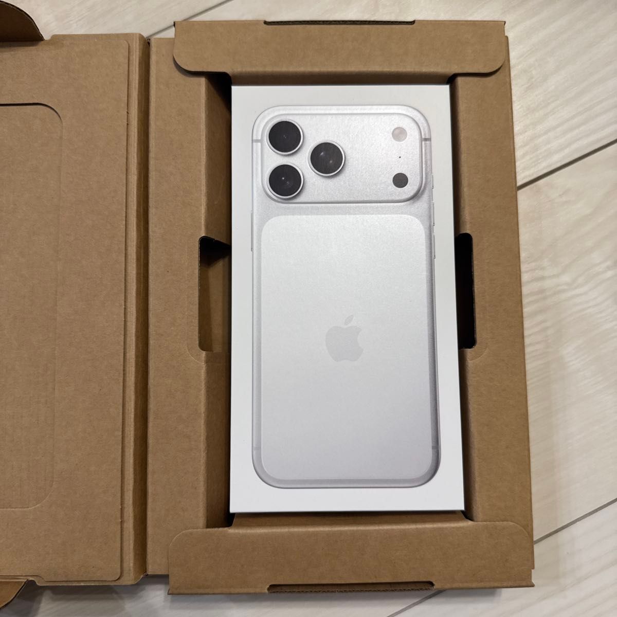 iPhone17 pro Max 512GB シルバー SIMフリー 未使用未開封 Apple Store