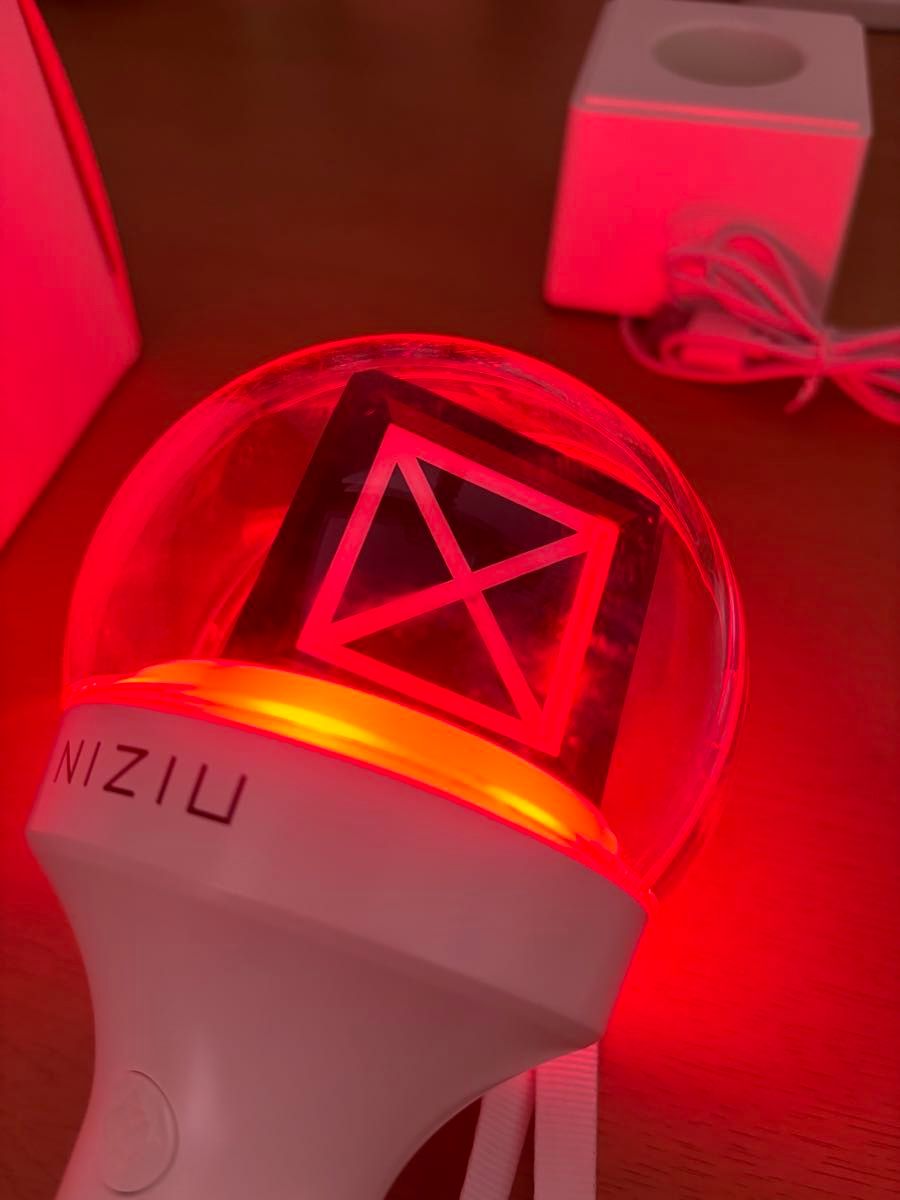 NiziU OFFICIAL LIGHT STICK ペンライト 一式｜Yahoo!フリマ（旧PayPay