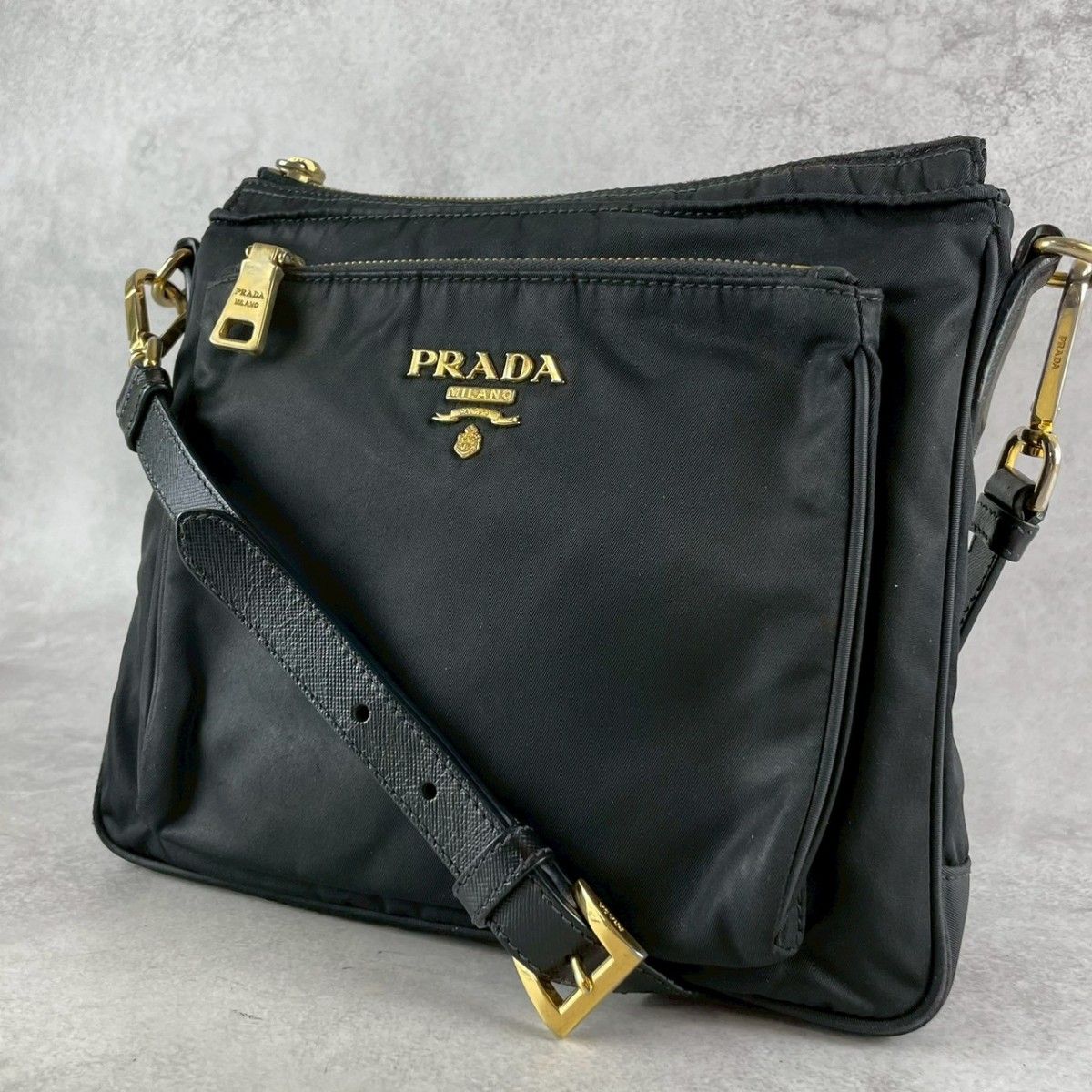 PRADA プラダ ショルダーバッグ サフィアーノレザー テスートナイロン