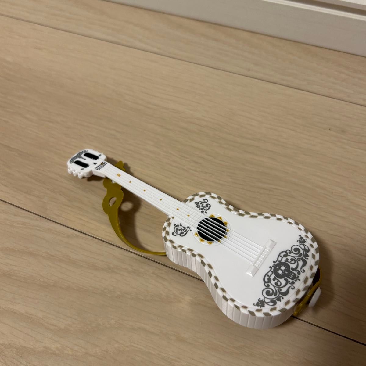 ディズニーオンアイス ミゲル ギターリメンバーミー フィギュア｜Yahoo