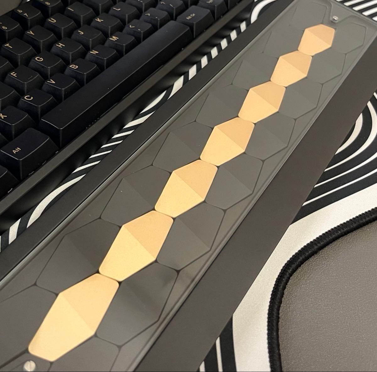 LeleLab X Lynn Studio Dragon Scale リストレスト パームレスト