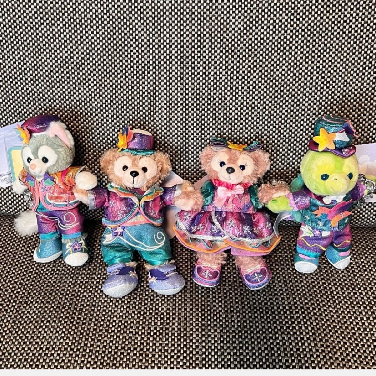 香港ディズニーランド 20周年 ダッフィー＆フレンズ ぬいぐるみバッジ