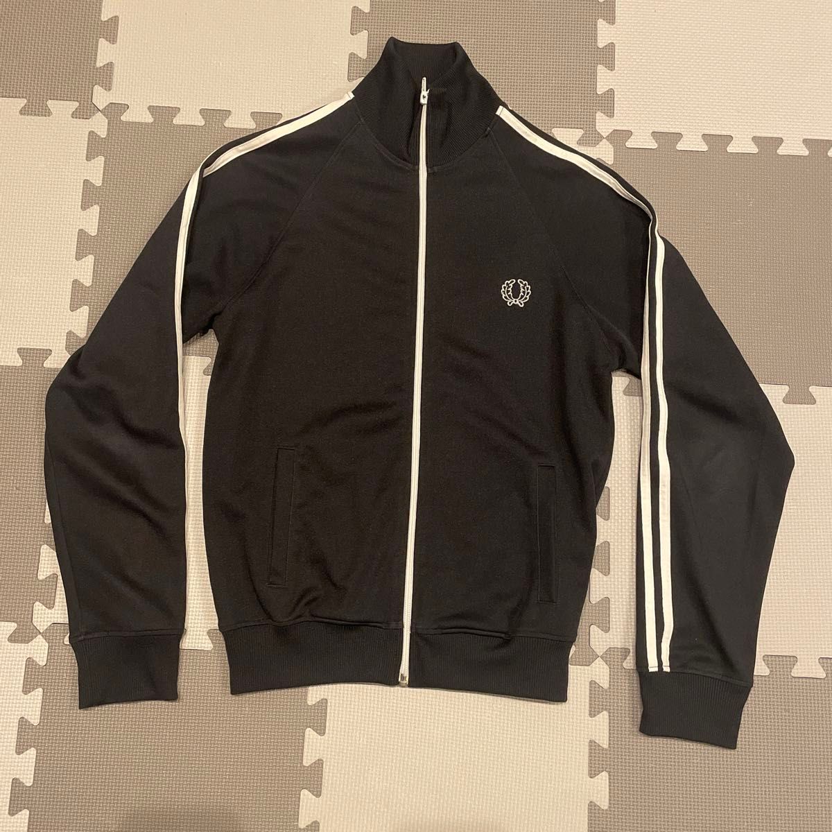 FRED PERRY フレッドペリー トラックジャケット ジャージ ブラック
