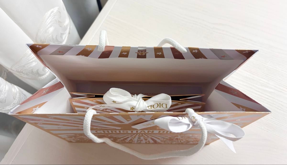 ディオール ホリデー限定ショッパー＆ギフトボックス 2025年 ギフト