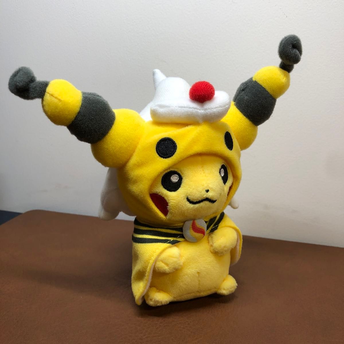 マスコット メガデンリュウのポンチョを着たピカチュウ ぬいぐるみ