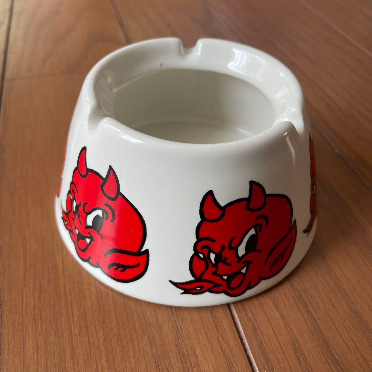 超希少 クリームソーダ ピンクドラゴン レッドデビル 灰皿 レッド 陶器